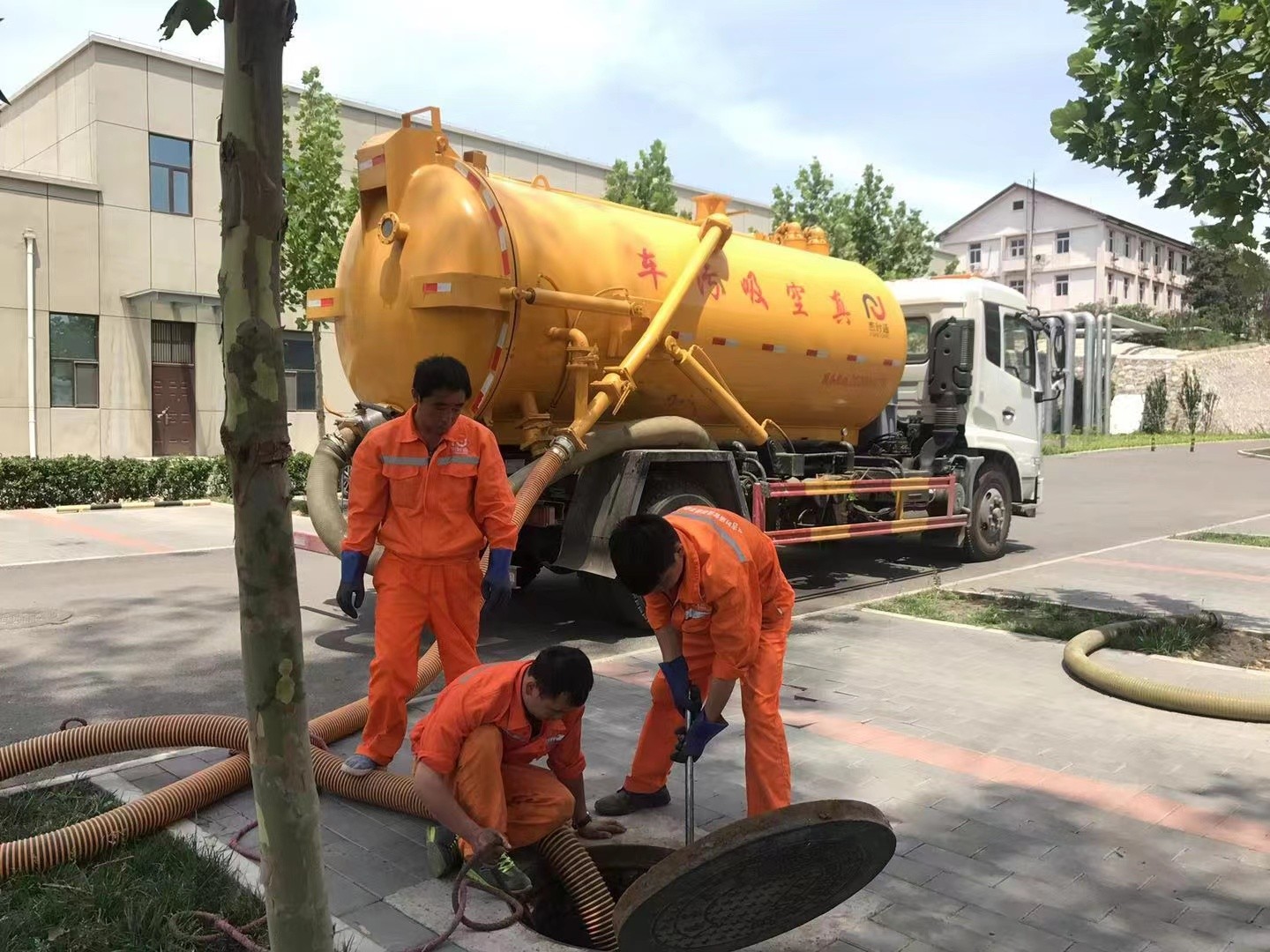 祁门化粪池清理与5-8吨吸粪车施工效率分析